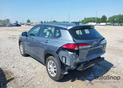 2022 Toyota Corolla Cross L z USA, uszkodzony, nr VIN 7MUAAABGXNV035110